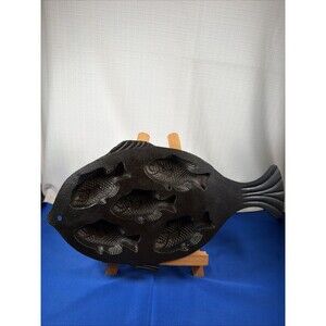 Old Mountain Cast Iron Fish Shaped Cornbread Baking Pan 5 Mold Wall Hanging